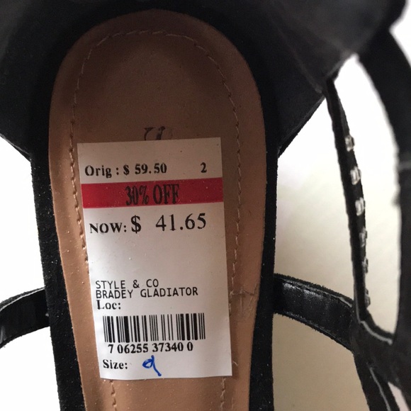 sandals - Picture 2 of 4